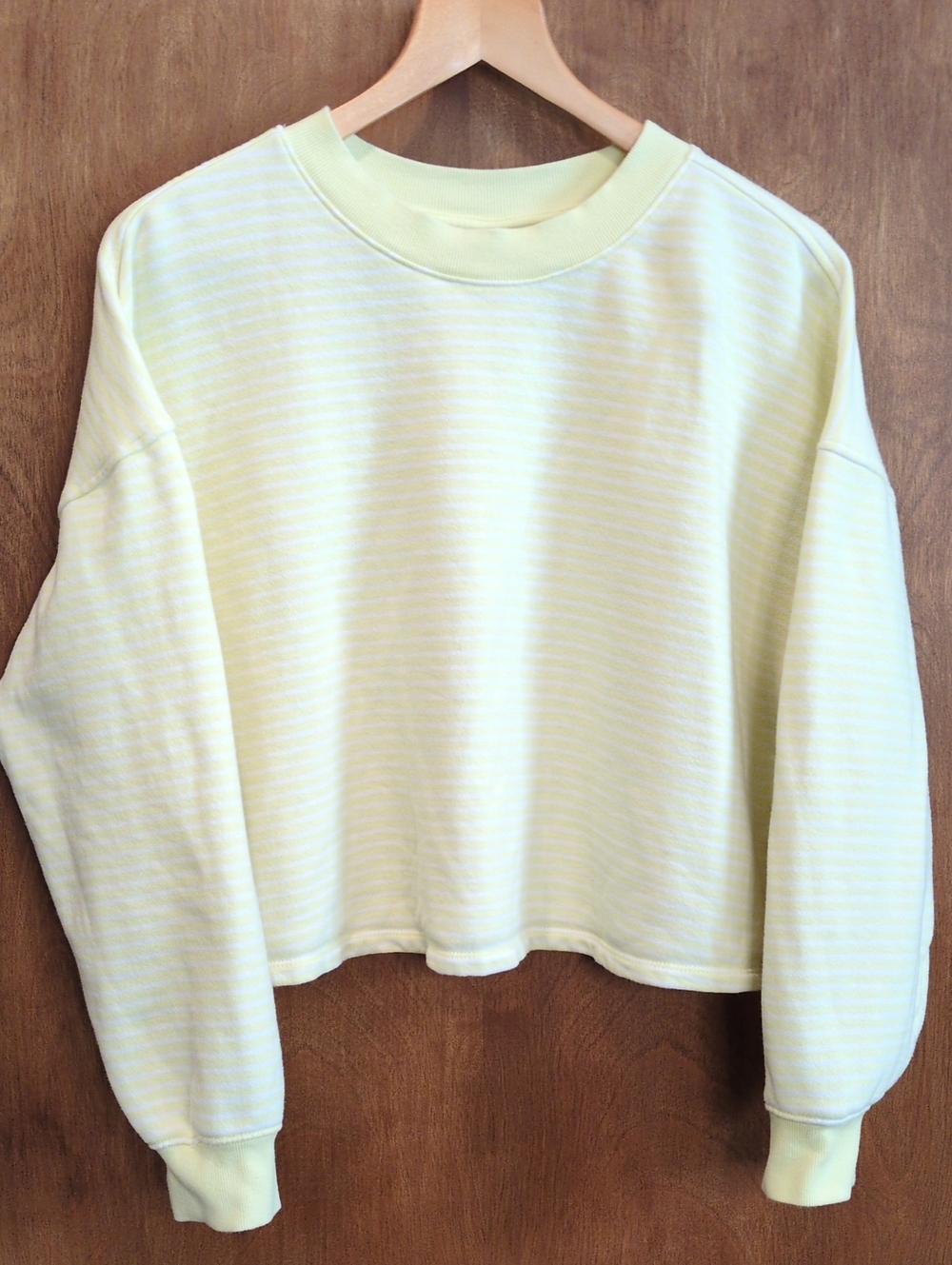 wild fable Pale Yellow Striped Crewneck Sweatshirt Size M
